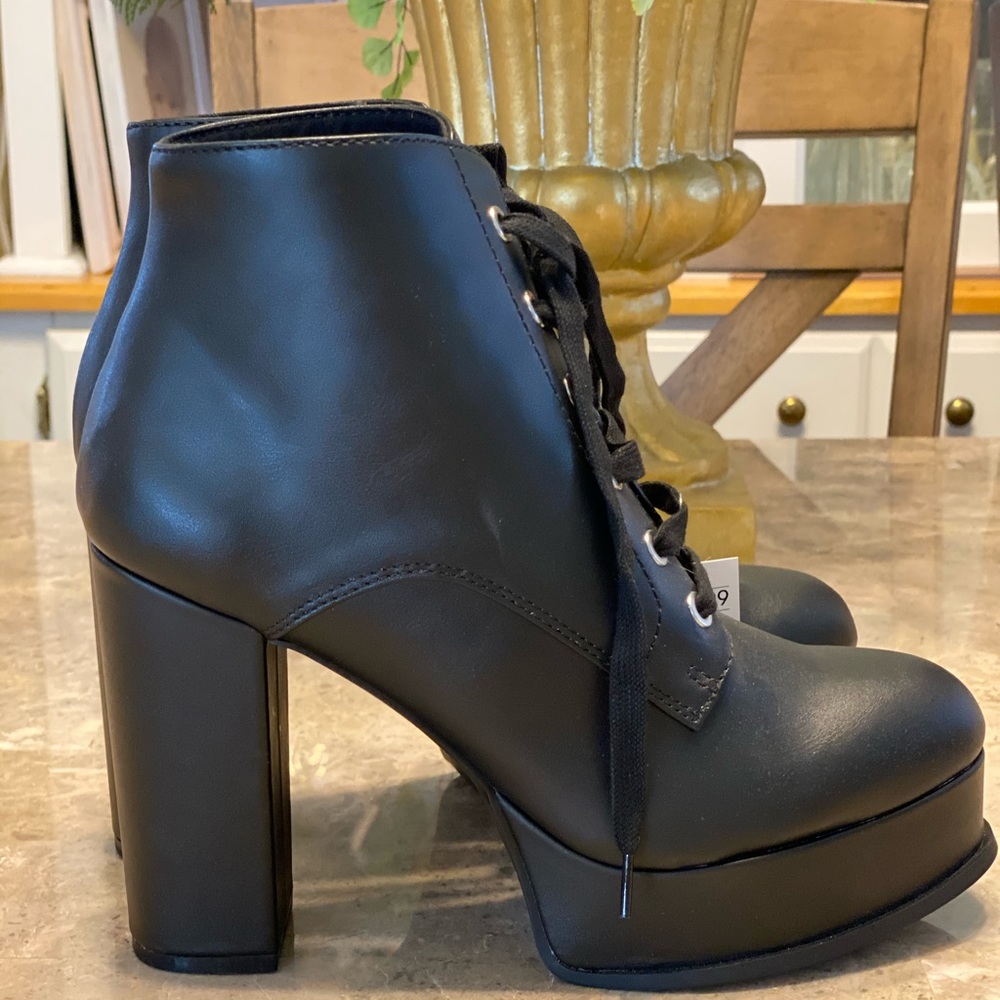 Brand new High heel boots